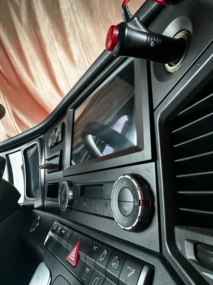 Штатная магнитола Teyes CC3L 4/64 Mercedes-Benz Actros (2011-2023)